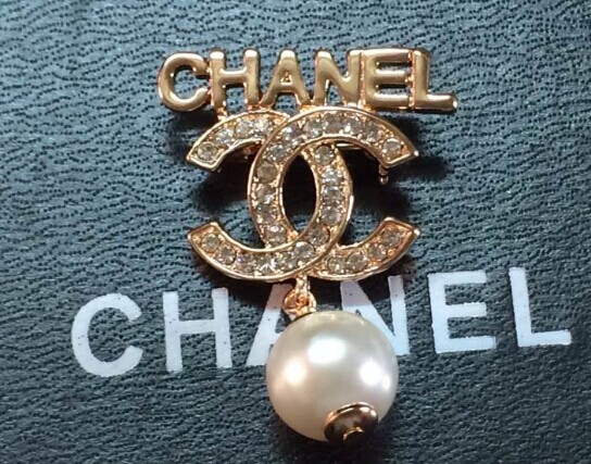 Spilla Chanel Modello 25